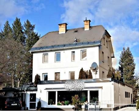 White House Klagenfurt Bed and Breakfast Κλάγκενφουρτ Εξωτερικό φωτογραφία